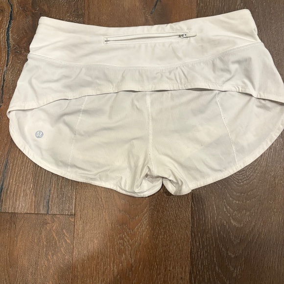 Lululemon Speed Up Low Rise Shorts - Picture 3 of 5